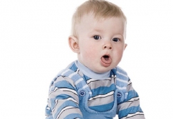 Ở trẻ em, có tới 80% các triệu chứng viêm mũi họng, bị ho là do virus. Tuy nhiên, rất nhiều phụ huynh, khi thấy trẻ bị ho đã vội vàng cho trẻ uống...